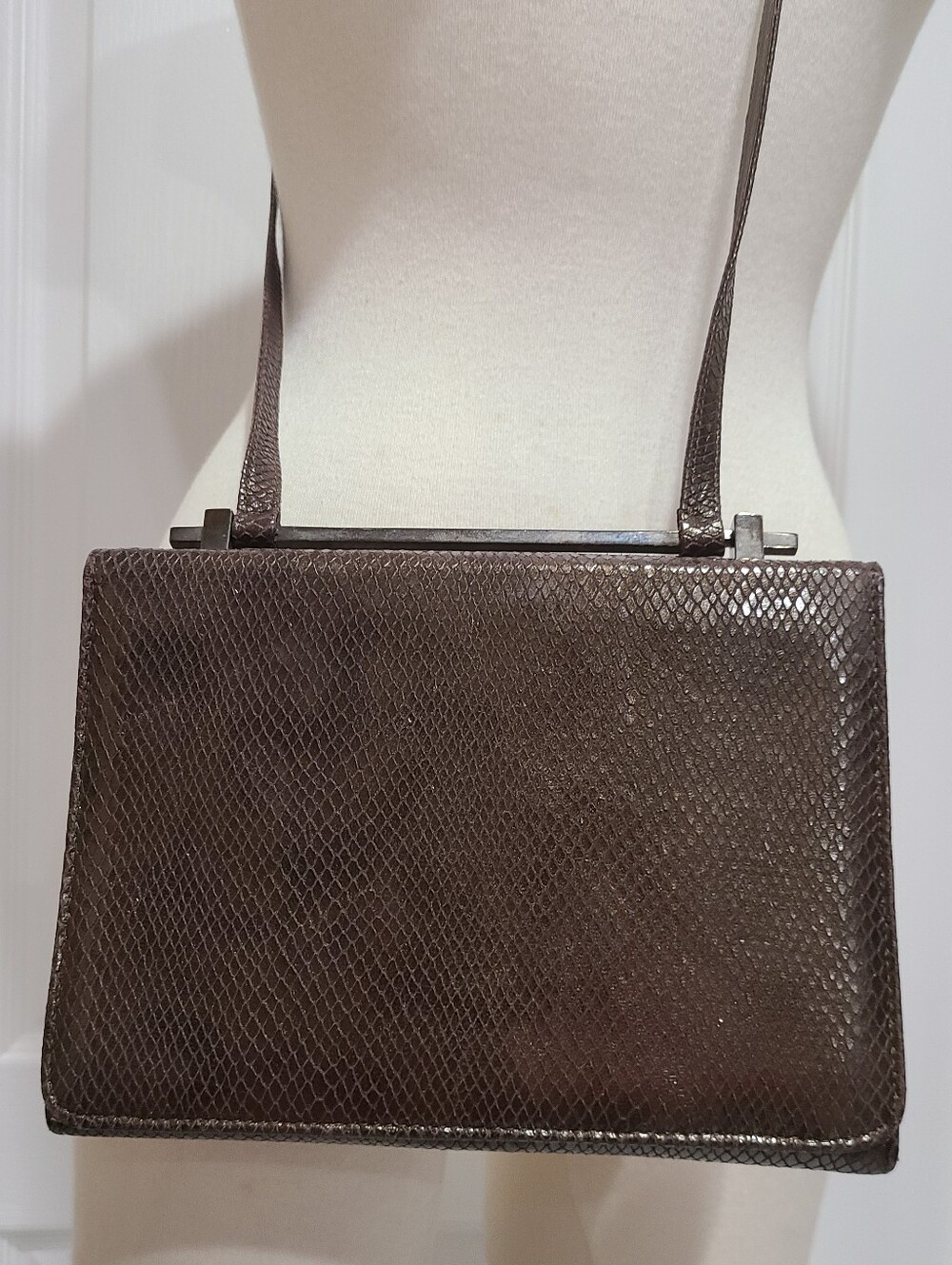 Stuart Weitzman Vintage Brown Snakeskin Embossed Leather Crossbosy Bag - Picture 15 of 16
